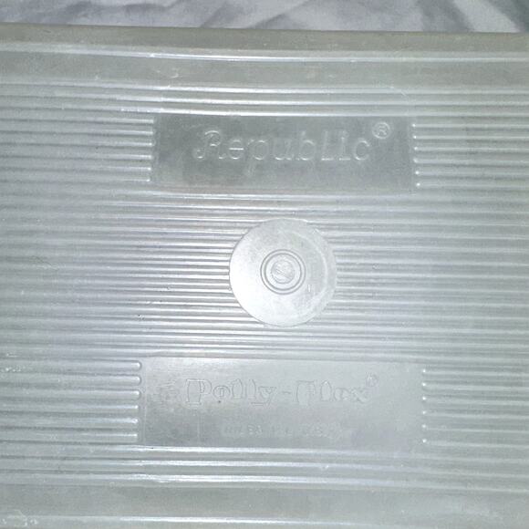 Vintage Republic Polly Flex White Breadbox with Lid - Picture 2 of 9